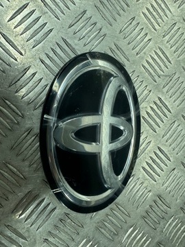 фото thumb №1, Toyota sienna 2018 рестайлинг эмблема значок радар логотип