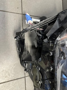 фото thumb №3, Лампа правые перед lexus nx ii eu повреждённая