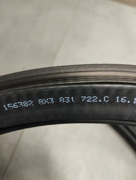 фото thumb №2, Audi a1 8x прокладка дверь правая 8x3831722c