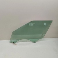 фото thumb №1, Land rover range rover velar 2018 перед сторона левая стекло дверь передних