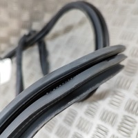 фото thumb №7, Toyota yaris cross 2022 права сторона гумовий прокладка двері задніх