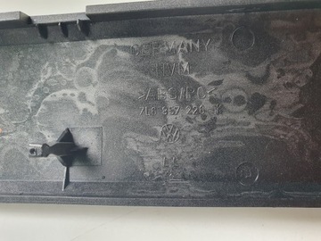 фото thumb №10, Vw touareg 7l рестайлінг 07- dekor панелі правий срібний