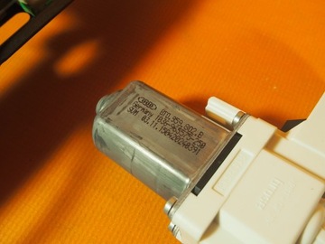 фото thumb №11, Audi a5 8t купе направляющая стёкла правая 8t0837462d