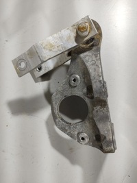 фото thumb №9, Volvo v60 2.0 d4 18r- кронштейн підпора піввісь 31339951