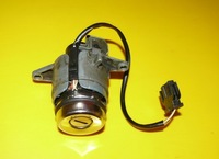 фото thumb №1, Вставка замка крышки багажника audi 100 c4 оригинал