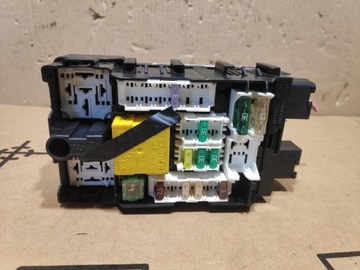 фото thumb №7, Коробка bezpeczników peugeot 308 t9 1801493-1