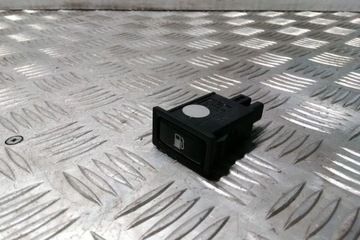 фото thumb №1, Кнопка открывания заливка топлива toyota avensis estate _t25_ 156795 2.2l