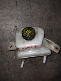 фото thumb №1, Бак жидкость тормозной toyota yaris iii