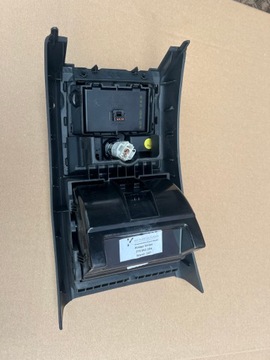 фото thumb №3, Дисплей прикурювач бардачок зад задній skoda superb ii 3t0919201a