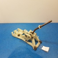 фото thumb №1, Toyota rav4 ii 2.0b домкрат переключения передач