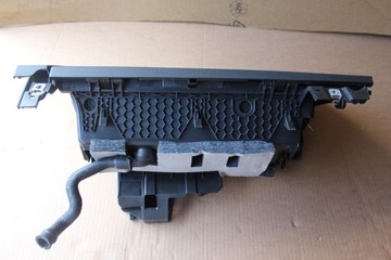 фото thumb №8, Бардачок пассажира vw touareg iii 761857097e