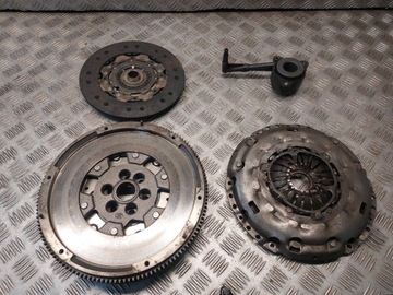 фото thumb №1, Колесо двомасовий диск притиск підшипник vw golf v 06f105266k 022141031r