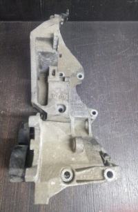 Купить Audi a6 a3 vw 2.0 tdi кронштейн генератора 03l903139e, фото thumb