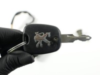фото thumb №9, Замок запалювання жало ключ вкладка замка кришка пального peugeot 206 98-09r 5 двері