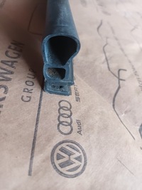 фото thumb №8, Audi a4 b9 8w прокладка відсік двигуна гумовий елемент жабо капот 8w0823723a 72km