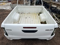 фото thumb №1, Toyota hilux viii крышка багажника задняя зад боки оригинал n 15-23