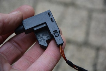 фото thumb №9, Датчик гальма ручного vw sharan 1j0947561