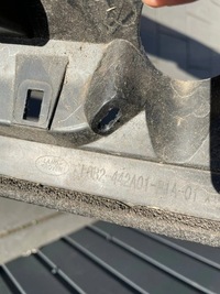 фото thumb №10, Направляющая спойлер заднего крышки land rover defender l8b2-442a01-pia