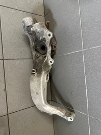 фото thumb №1, Поворотный кулак левый перед audi a8 d2 рестайлинг 4d0407257m wiercona