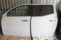 фото thumb №1, Mercedes w470 x klasa x-klasa дверь левая задняя дверь левая задние белый