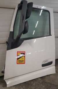 фото thumb №2, Двері повний дзеркало оббивка volvo fh4 ліва