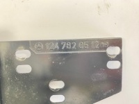 Напрямна люк ліва mercedes w124 w201 190 1247820512 пошкоджена в Україні, фото thumb