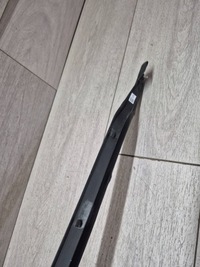 фото thumb №8, 11533. taycan прокладка поріг двері правий перед 9j1837640