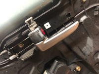 фото thumb №1, Ручка внутрішня лівий перед mazda 3 1.6b 05'