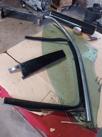 фото thumb №1, Mercedes a w177 sedan прокладка дверь правая задняя задняя молдинг хром рамка