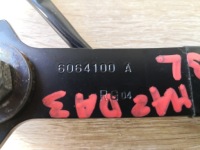 фото thumb №4, Клипса поперечина правый перед mazda 3 6064100