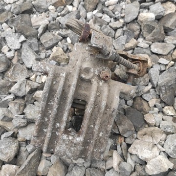 фото thumb №1, Суппорт тормозной правый зад audi a4 b5 passat b5
