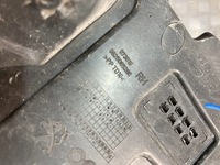 фото thumb №1, Ползун крепление правые перед peugeot e-208 ii 19-