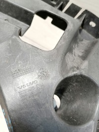 фото thumb №9, Volvo xc40 ii направляющая бампер правый задняя 31690706