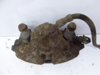 фото thumb №3, A3 8p 03-08 супорт перед лівий рамка скоба гальмівні колодки