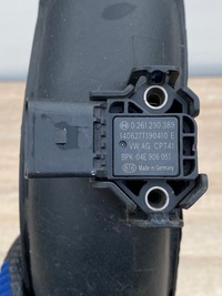 фото thumb №9, Труба шланг воздуха интеркулер vw golf vii + датчик - 04e145673f