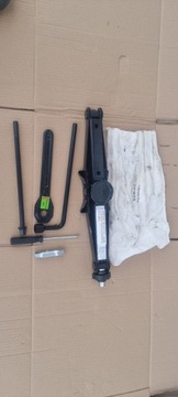 фото thumb №5, Домкрат подъемник колёса запасного mercedes vito w639 a6395800218