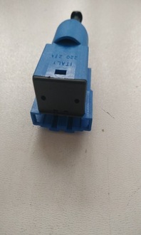 фото thumb №12, Датчик положение педали сцепления pasuje do: audi a3, a4 b6, a4 b7, a6