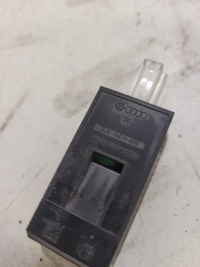 фото thumb №4, Лампа освещение кабины audi led 8j0947409