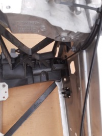 Mercedes glc x253 ремінь передній балка зона замки трос датчик a2536201801 Ціна, фото thumb