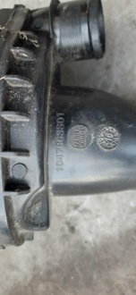 фото thumb №8, Труба повітрозабірник повітря 1.6 dci trafic iii 165761844r