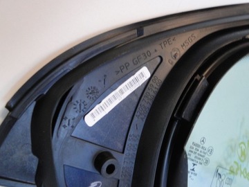 фото thumb №6, Mercedes c класс 205 w205 стекло задняя левая треугольник