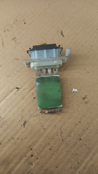 фото thumb №1, Резистор вентилятор opel corsa c 1.7dti 01r