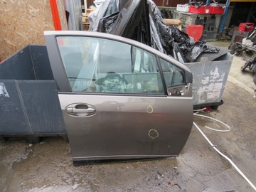 фото thumb №1, Дверь правые передние toyota yaris iii 3 рестайлинг