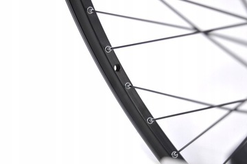 КОЛЕСО 28/29 ЗАДНИЙ ЦЕНТРАЛЬНЫЙ ЗАМОК SHIMANO FH-TX505