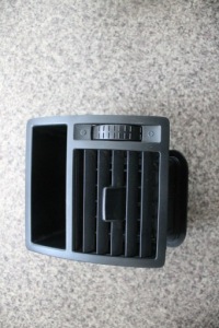 фото thumb №1, Решётка обдув правая vw 7e0819204e