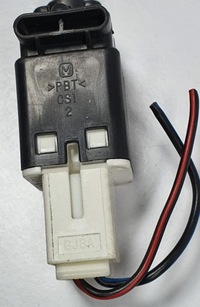 фото thumb №2, Датчик замыкание доводчик капот mazda rx-8 rx8