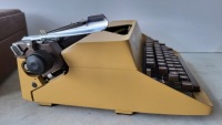 ПЕЧАТНАЯ МАШИНКА ARCHER 1301 KONIN CASE ХОРОШЕЕ СОСТОЯНИЕ