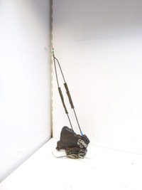 фото thumb №1, Corolla e12 замок дверь задняя правый 2 контакты