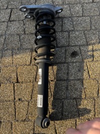 фото thumb №1, Амортизатор задня правий bmw i3 i01 lci 6880101