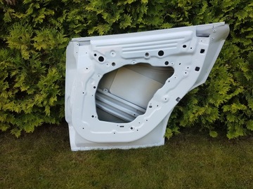 фото thumb №3, Tesla модель y 20- дверь задние правые зад